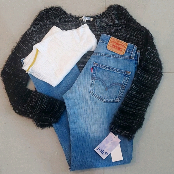 Levi's Denim - BUNDLE🤩1 Levis.. 1 L.C.T. Top 1 NWT SWEATER